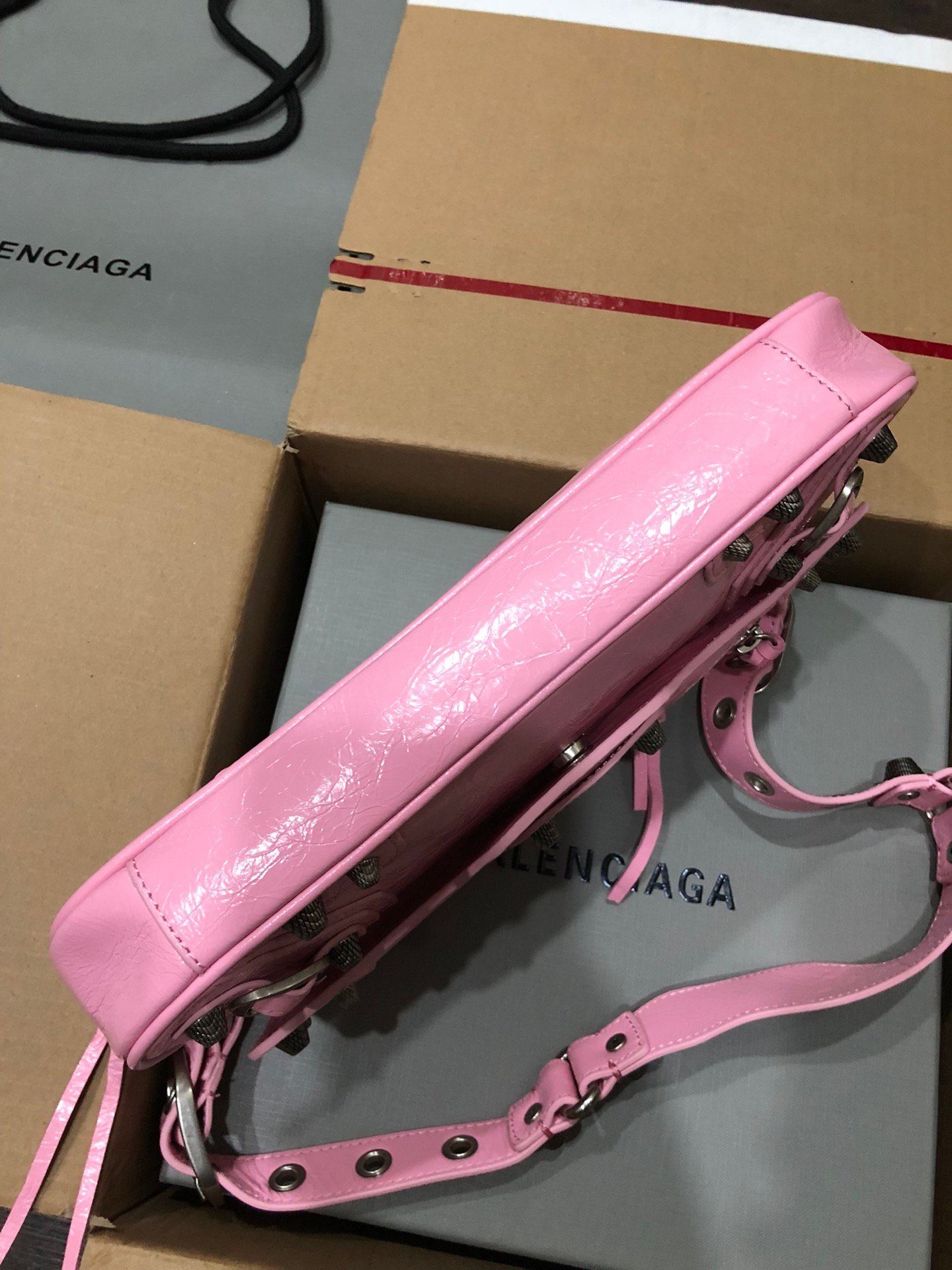 専櫃複刻BALENCIAGA巴黎世家 Le Cagole粉色細紋牛皮革大號單肩包