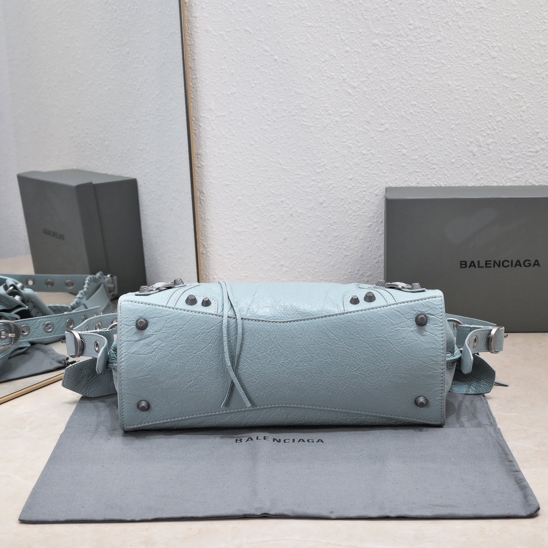 複刻高仿BALENCIAGA巴黎世家 Neo Cagole 細紋牛皮革手提包 中號淺藍