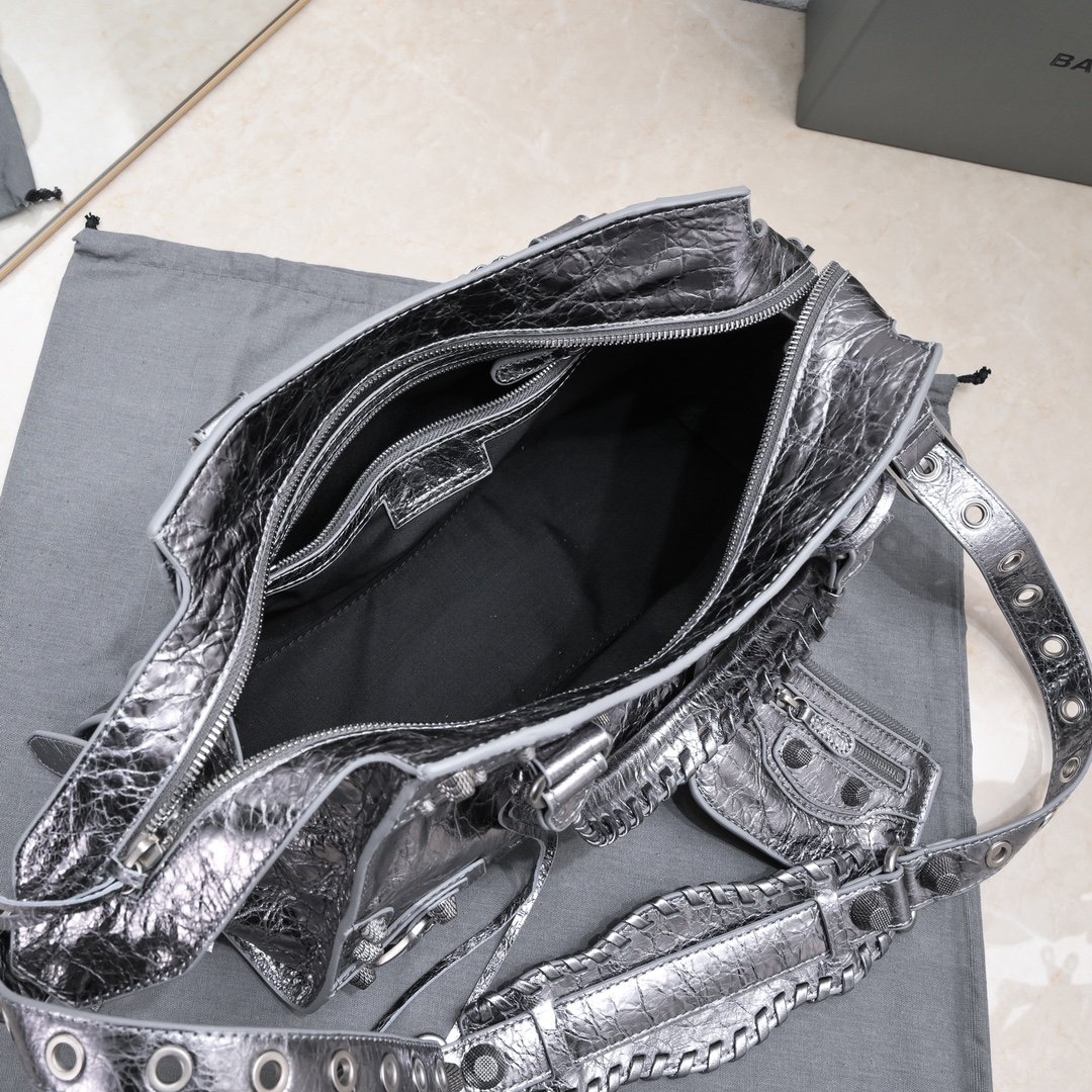 複刻高仿BALENCIAGA巴黎世家 Neo Cagole 細紋牛皮革手提包 中號銀灰