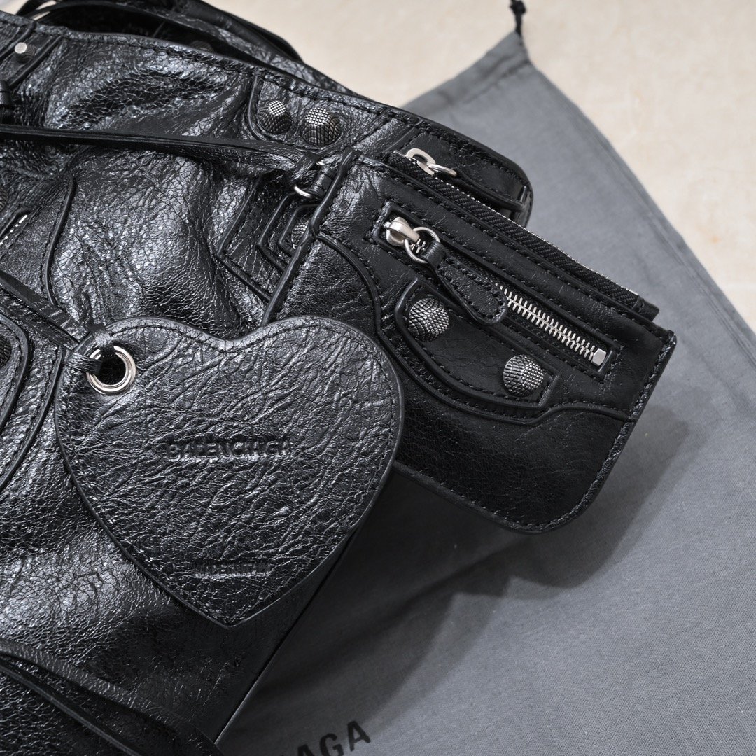 複刻高仿BALENCIAGA巴黎世家 Neo Cagole 細紋牛皮革手提包 中號黑色