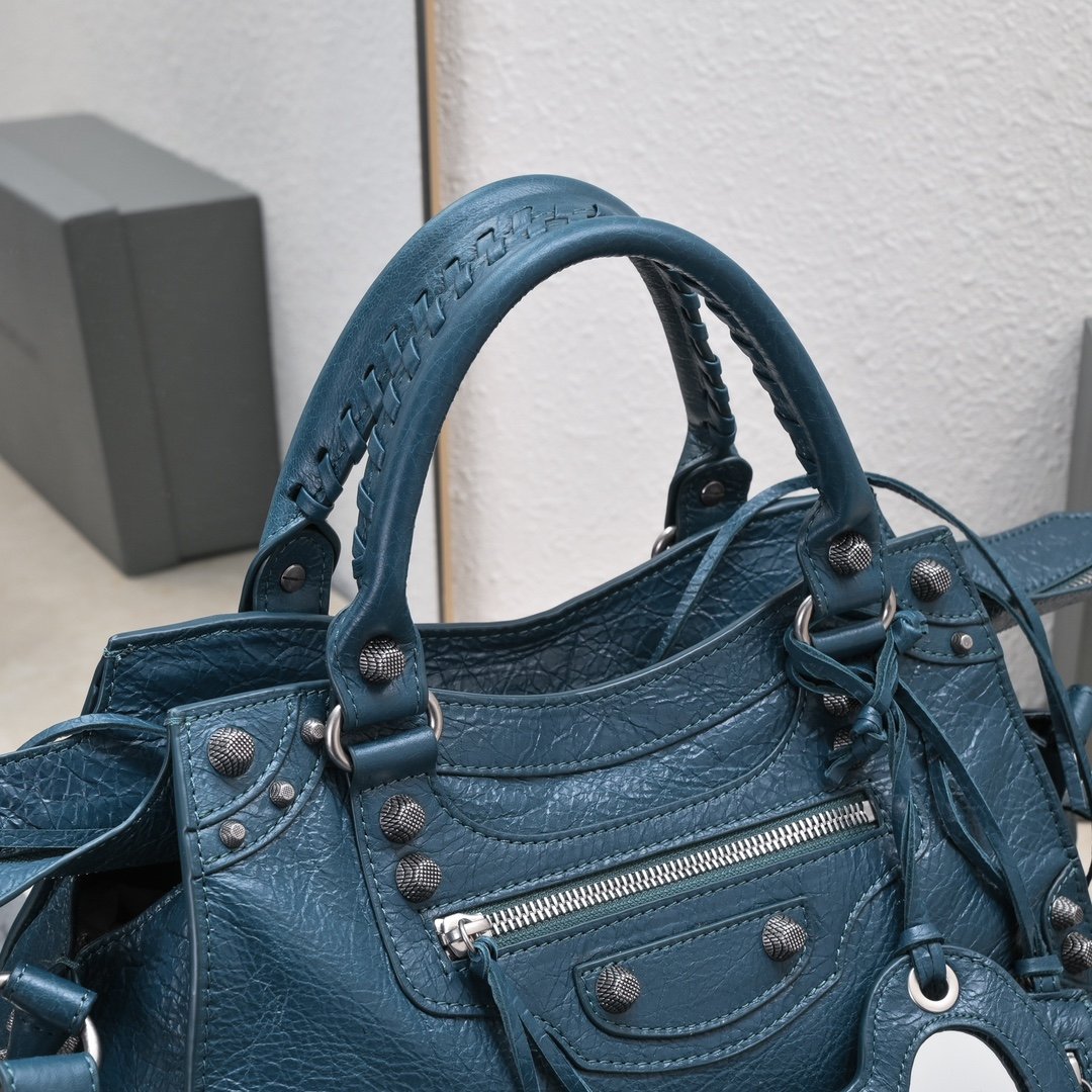 複刻高仿BALENCIAGA巴黎世家 Neo Cagole 細紋牛皮革手提包 中號深藍