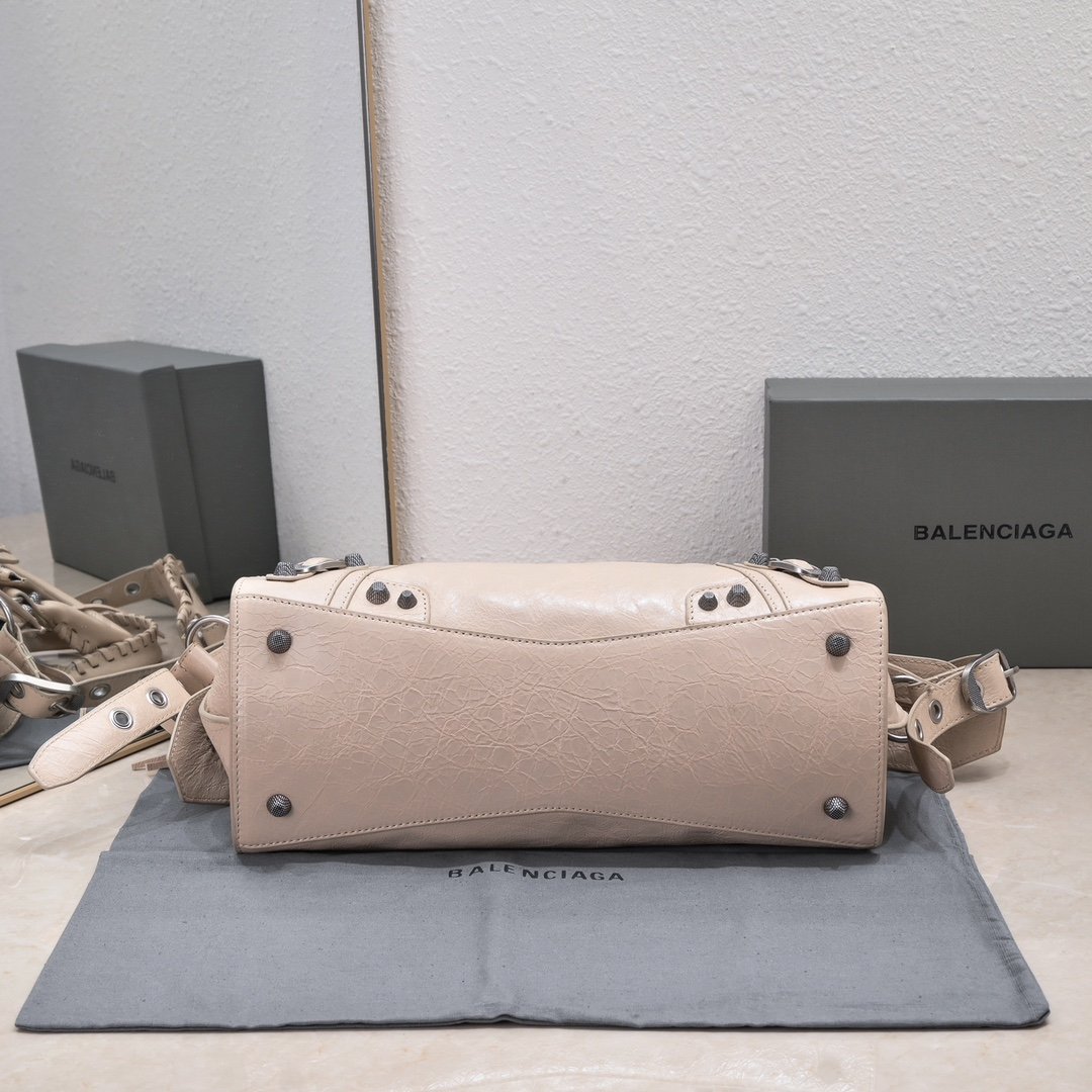 複刻高仿BALENCIAGA巴黎世家 Neo Cagole 細紋牛皮革手提包 中號杏色
