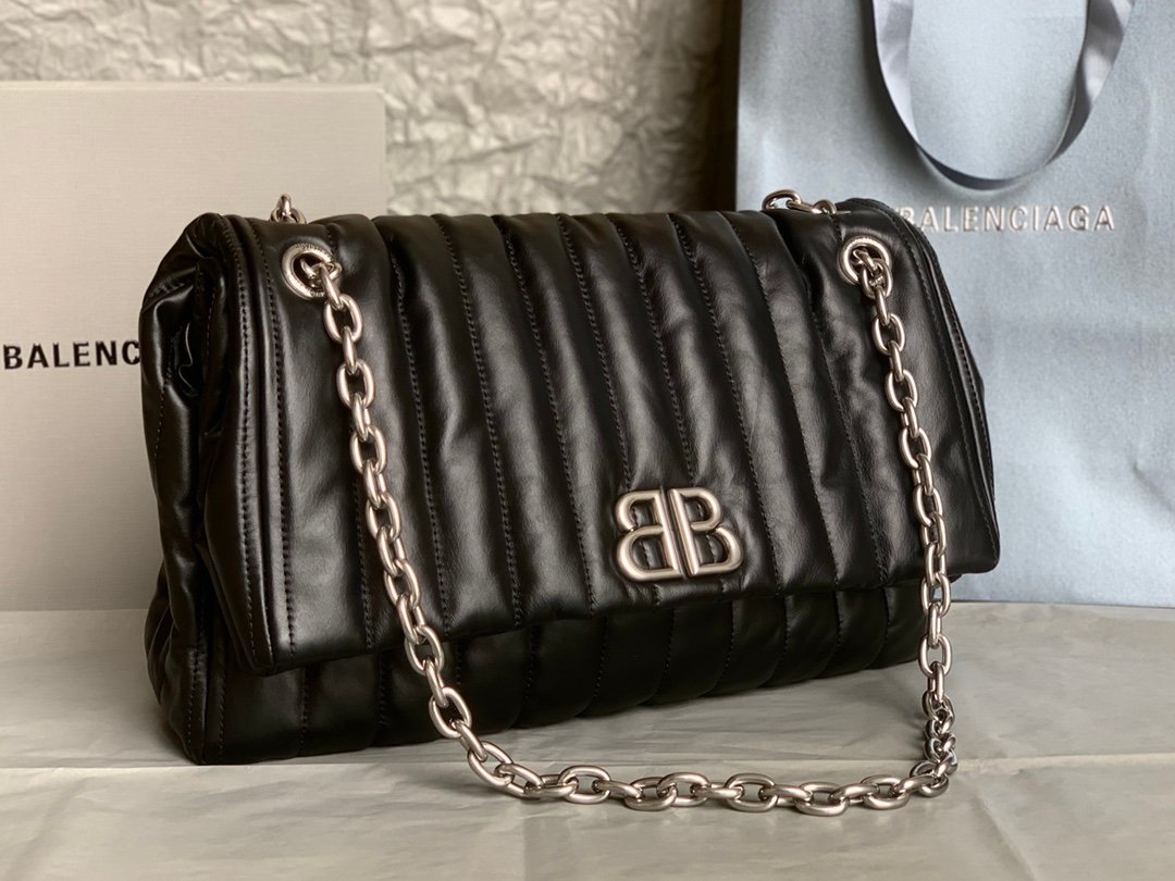 高仿複刻BALENCIAGA巴黎世家 Monaco黑色絎縫薄牛皮革中號鏈帶包