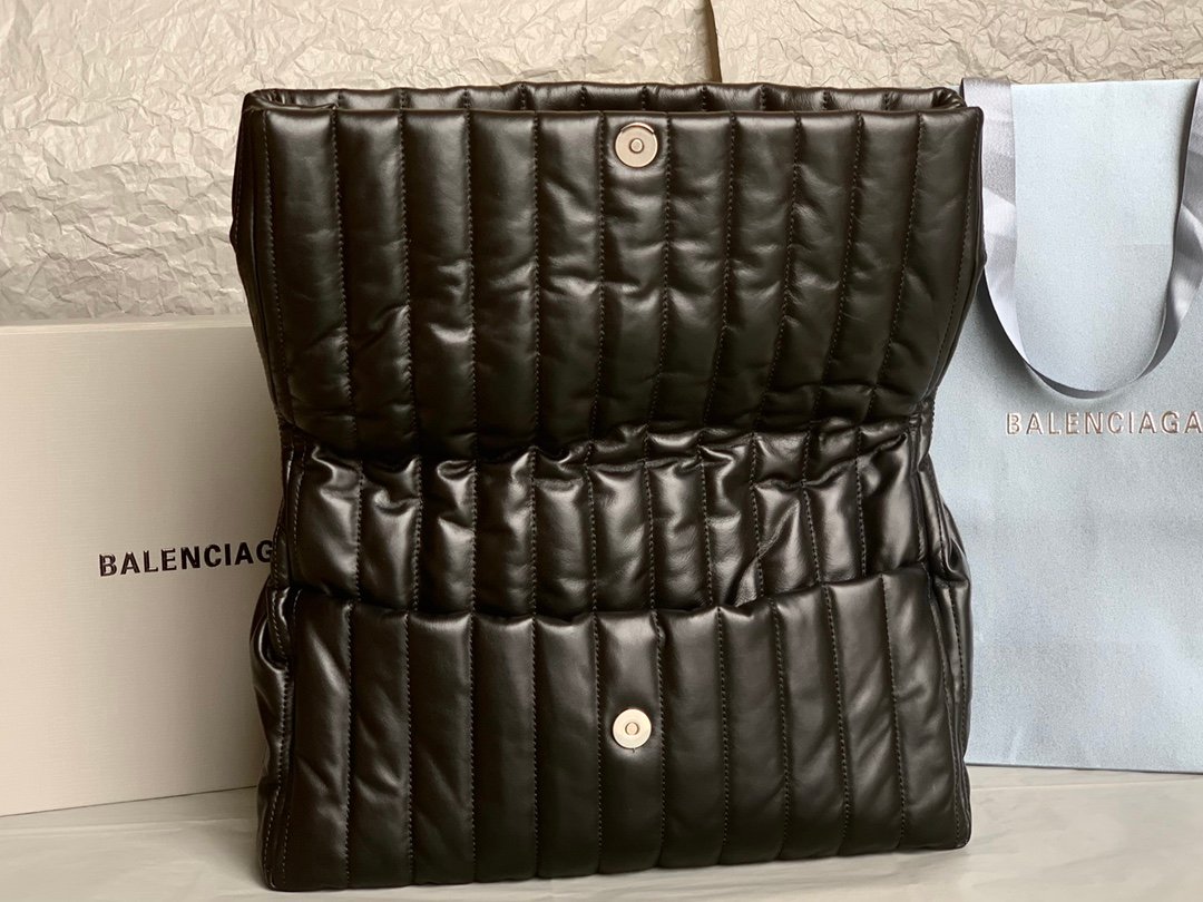 高仿複刻BALENCIAGA巴黎世家 Monaco黑色絎縫薄牛皮革中號鏈帶包