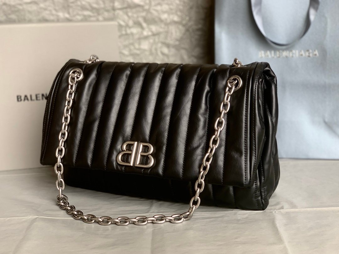 高仿複刻BALENCIAGA巴黎世家 Monaco黑色絎縫薄牛皮革中號鏈帶包