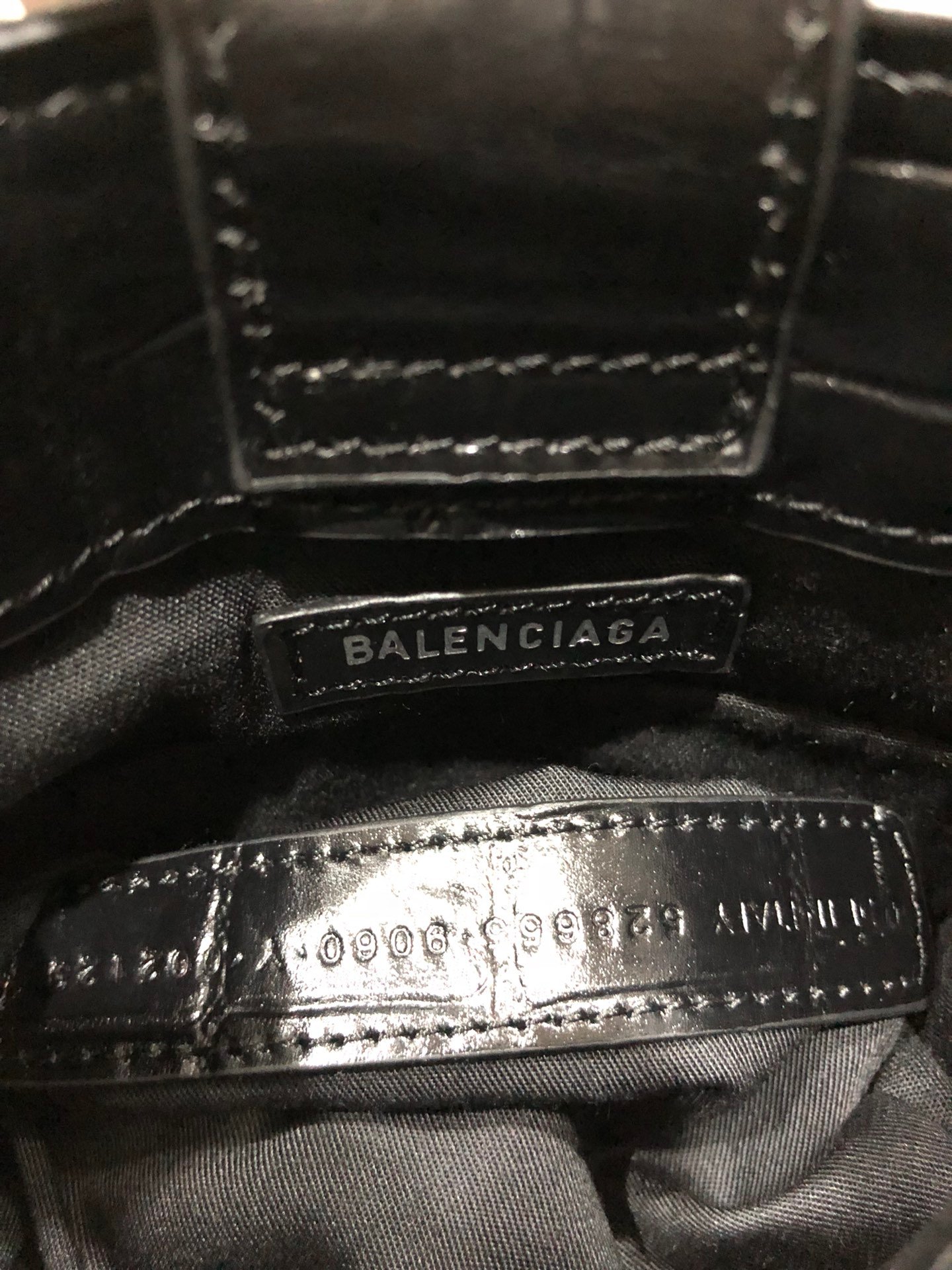 一比一複刻BALENCIAGA巴黎世家 Shopping 方格牛皮革手機包 黑色鱷魚紋