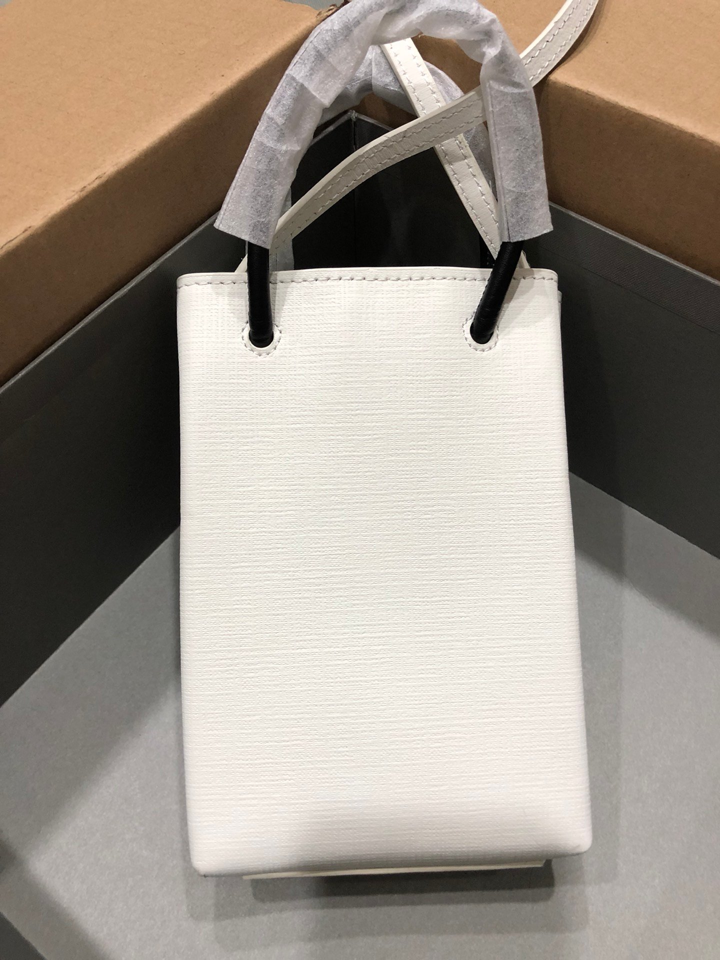 一比一複刻BALENCIAGA巴黎世家 Shopping 方格牛皮革手機包 白色