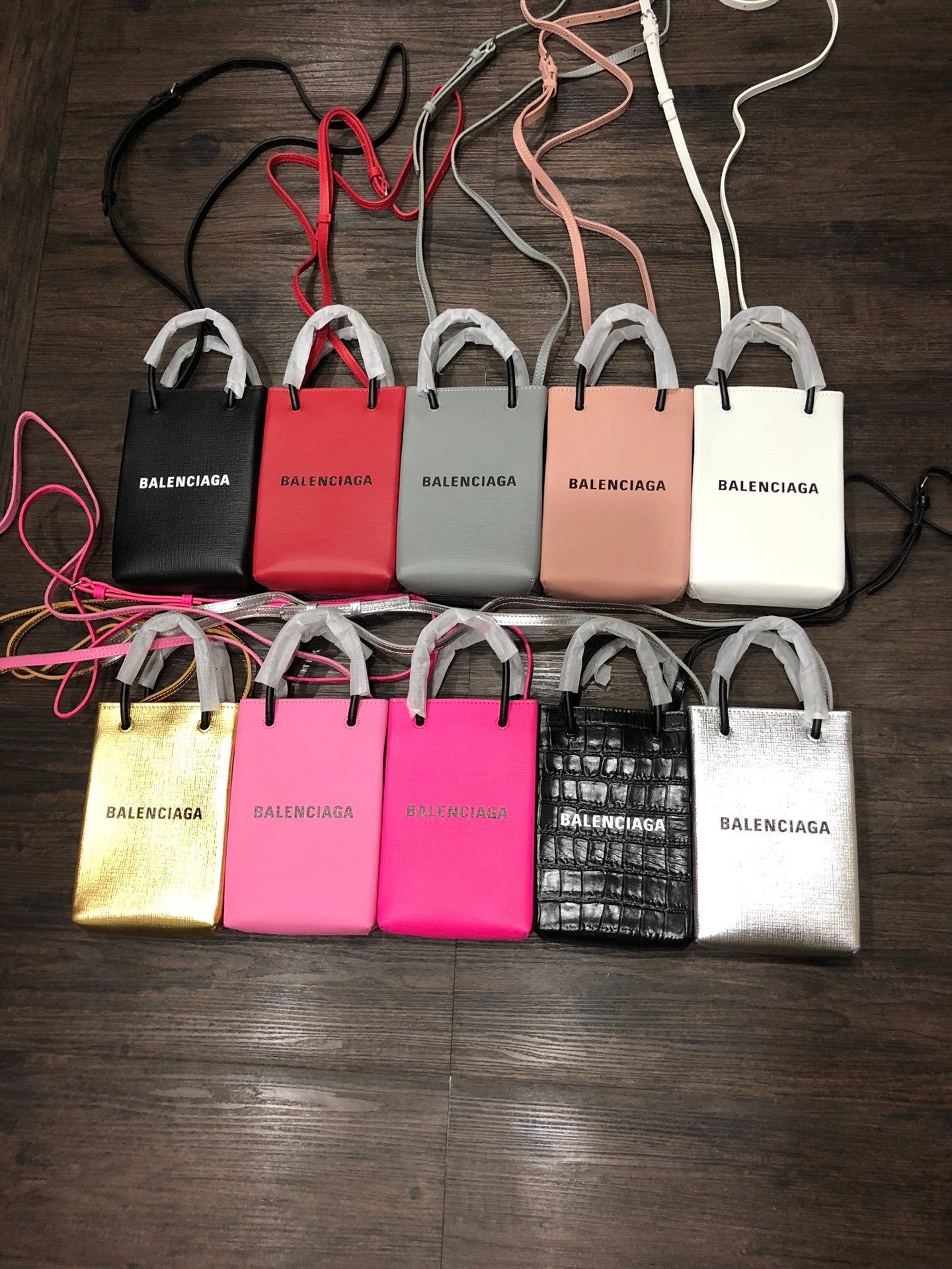 一比一複刻BALENCIAGA巴黎世家 Shopping 方格牛皮革手機包 白色