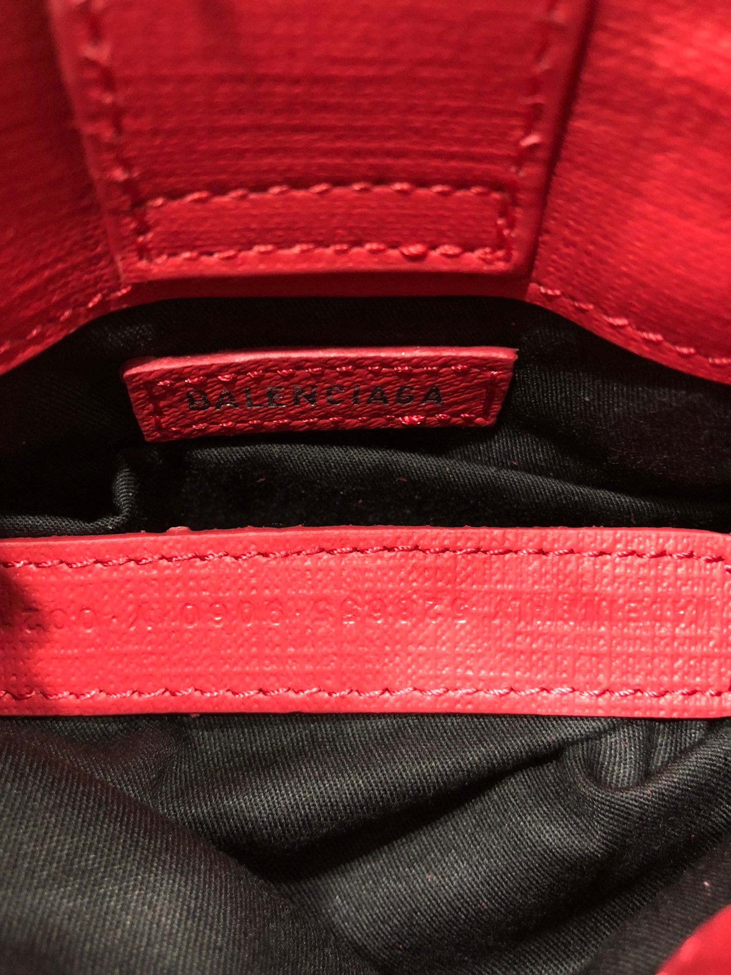 一比一複刻BALENCIAGA巴黎世家 Shopping 方格牛皮革手機包 紅色