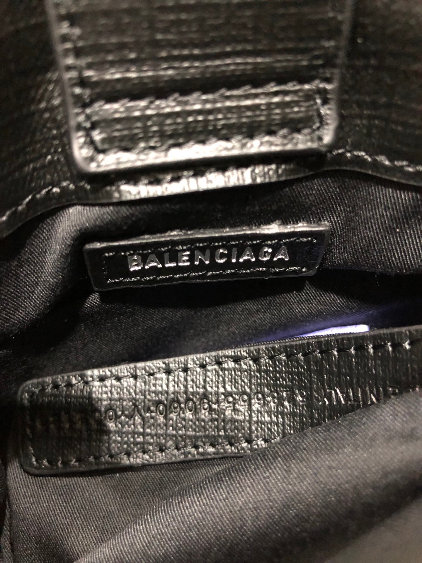 一比一複刻BALENCIAGA巴黎世家 Shopping 方格牛皮革手機包 黑色