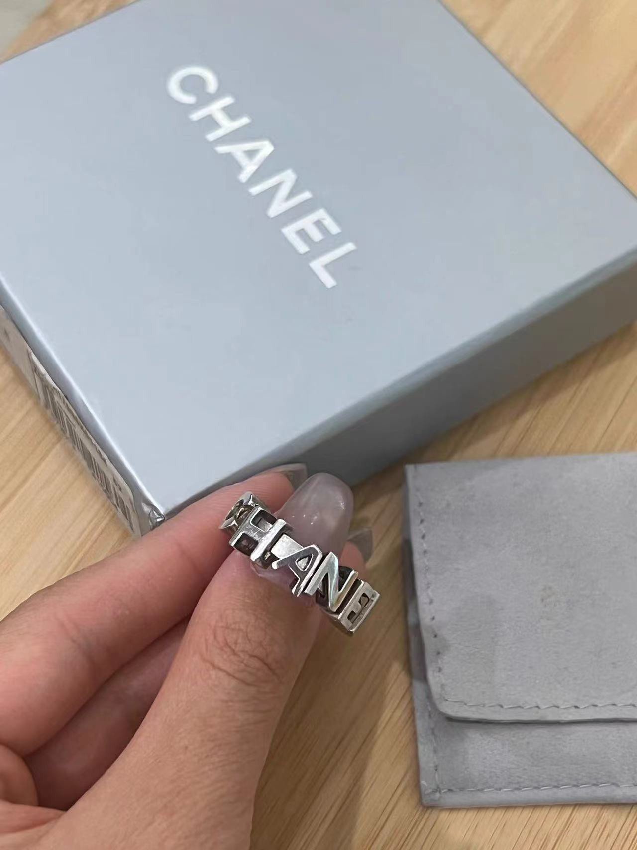 CHANEL香奈兒高仿戒指精緻大方非常顯氣質
