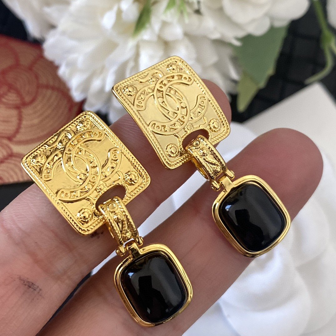搶手好貨CHANEL專櫃同步高仿字母耳釘耳環