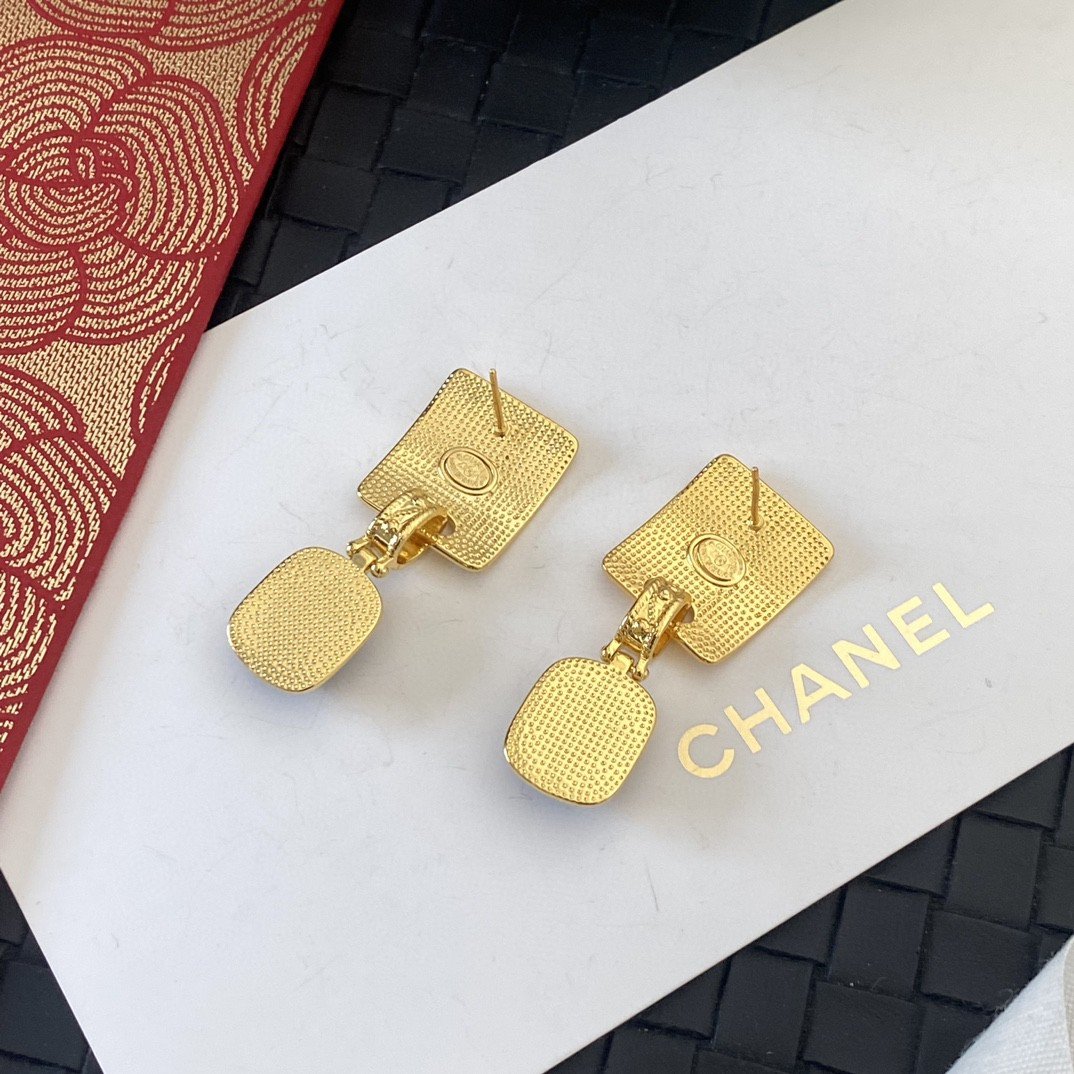搶手好貨CHANEL專櫃同步高仿字母耳釘耳環