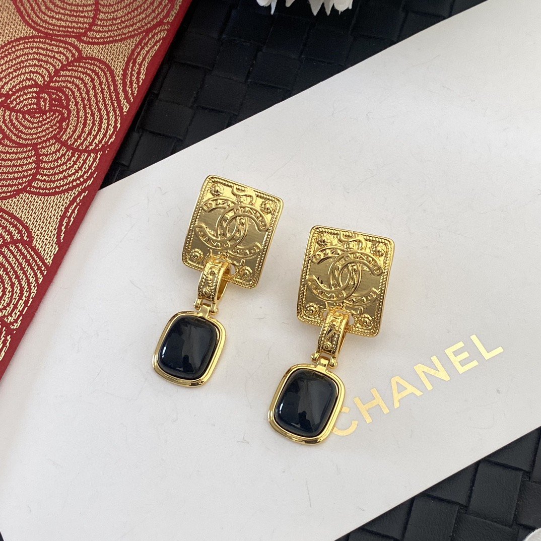 搶手好貨CHANEL專櫃同步高仿字母耳釘耳環