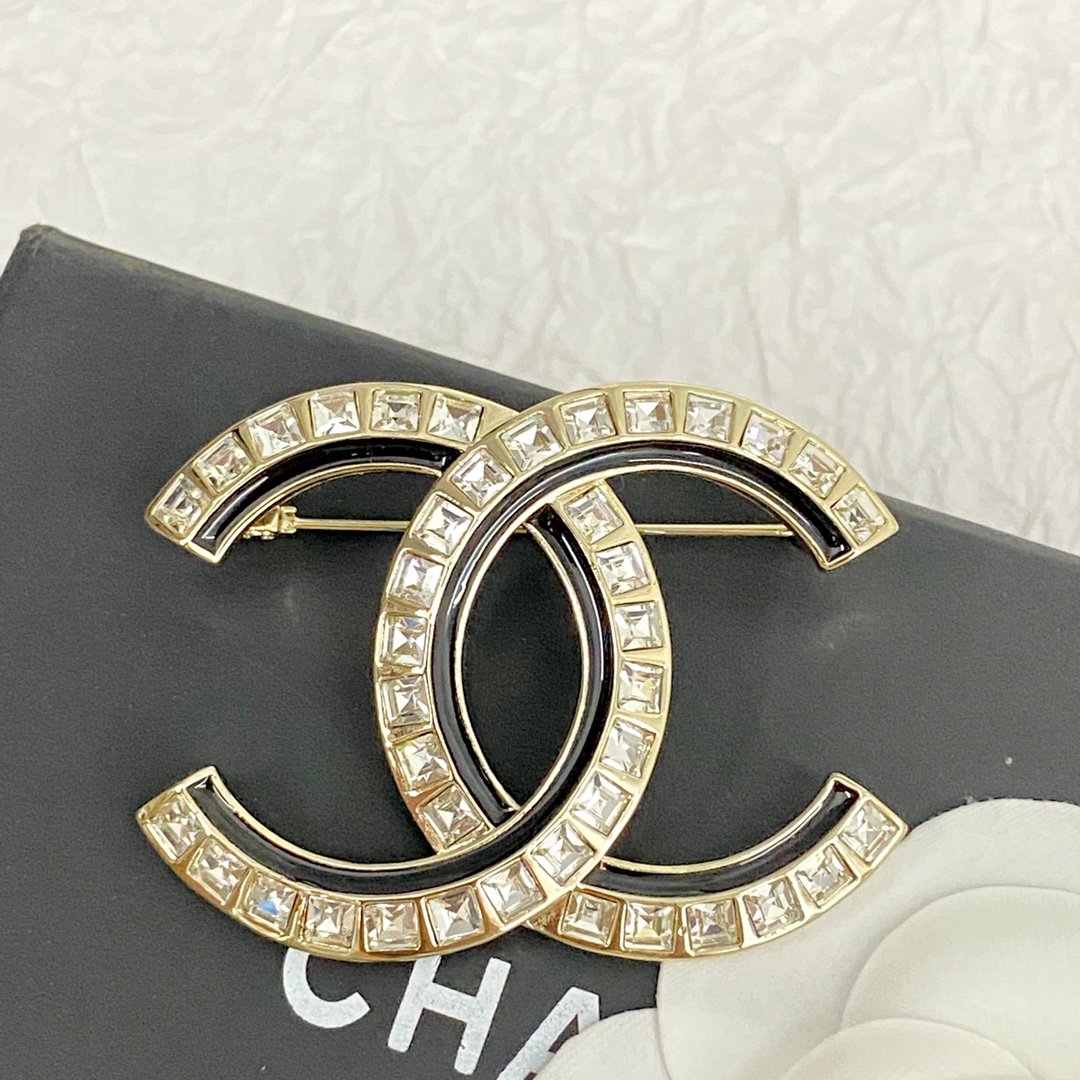 CHANEL奢侈品上C胸針