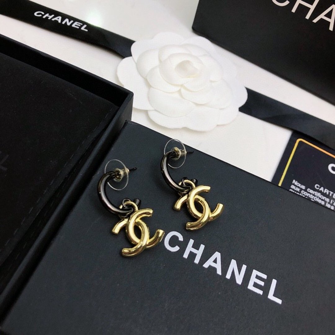 必入爆款 CHANEL高仿耳釘耳環