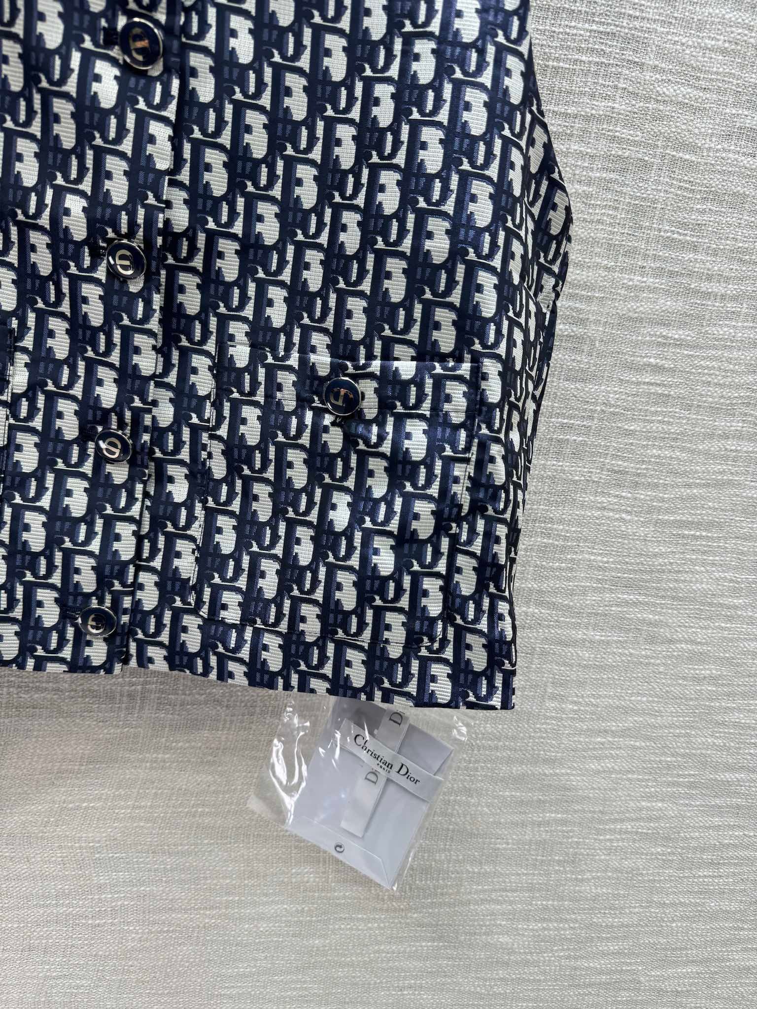 DIOR最新原單高仿翻領無袖背心馬甲