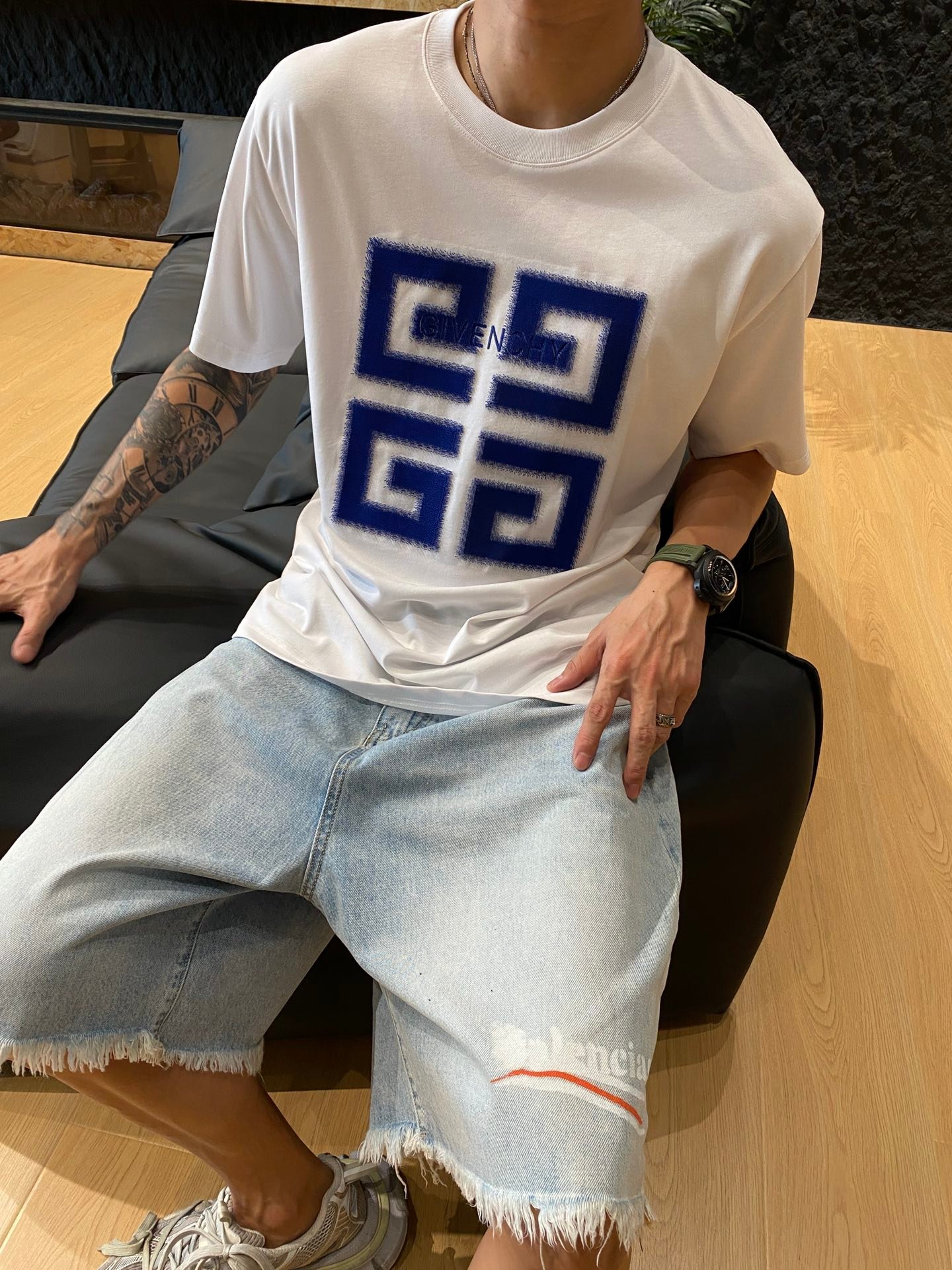 高仿紀梵希男裝圓領短袖T恤衣服