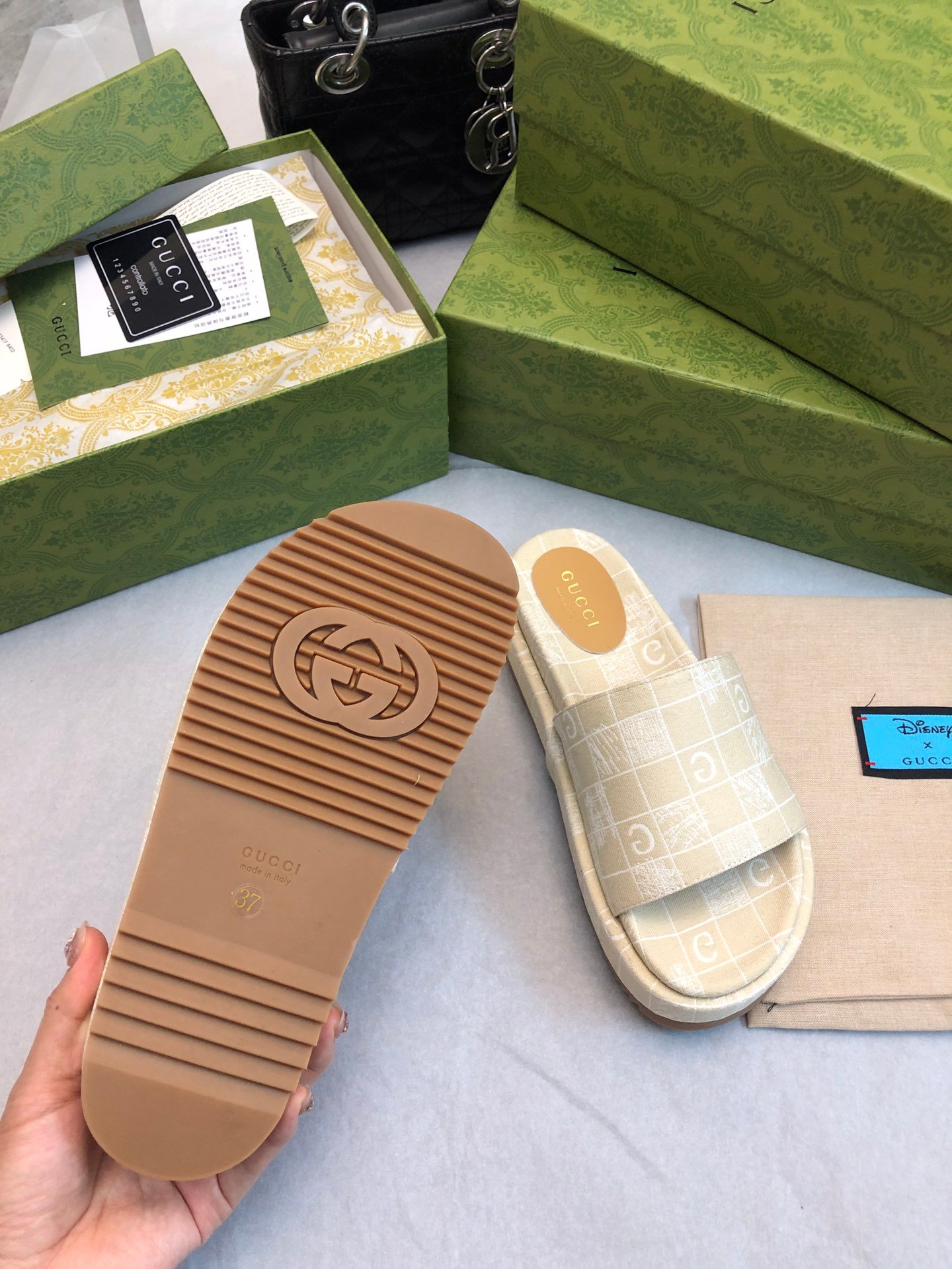 頂級A貨奢侈品Gucci高仿休閒鞋女款涼鞋