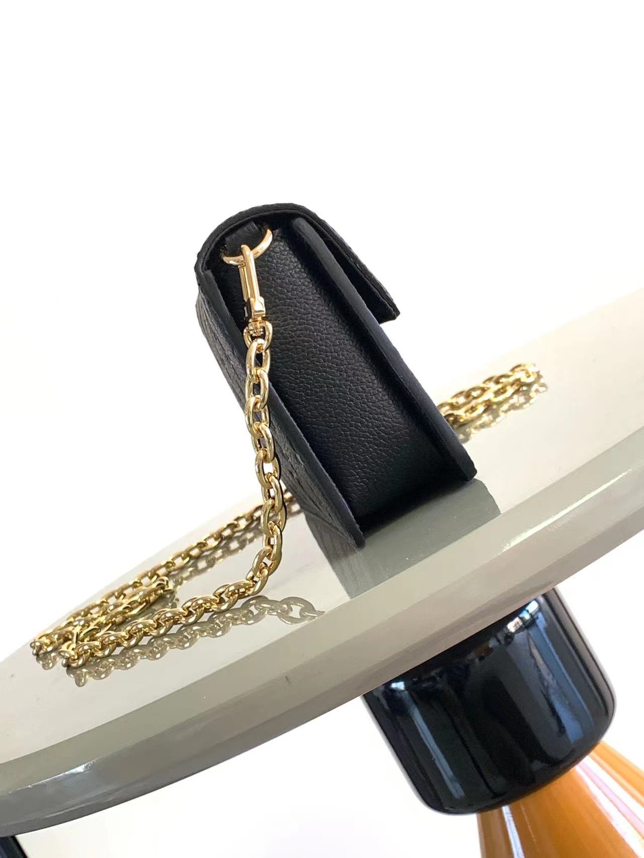 高仿Louis VuittonM82637M82836鏈條包系列 Wallet On Chain Metis
