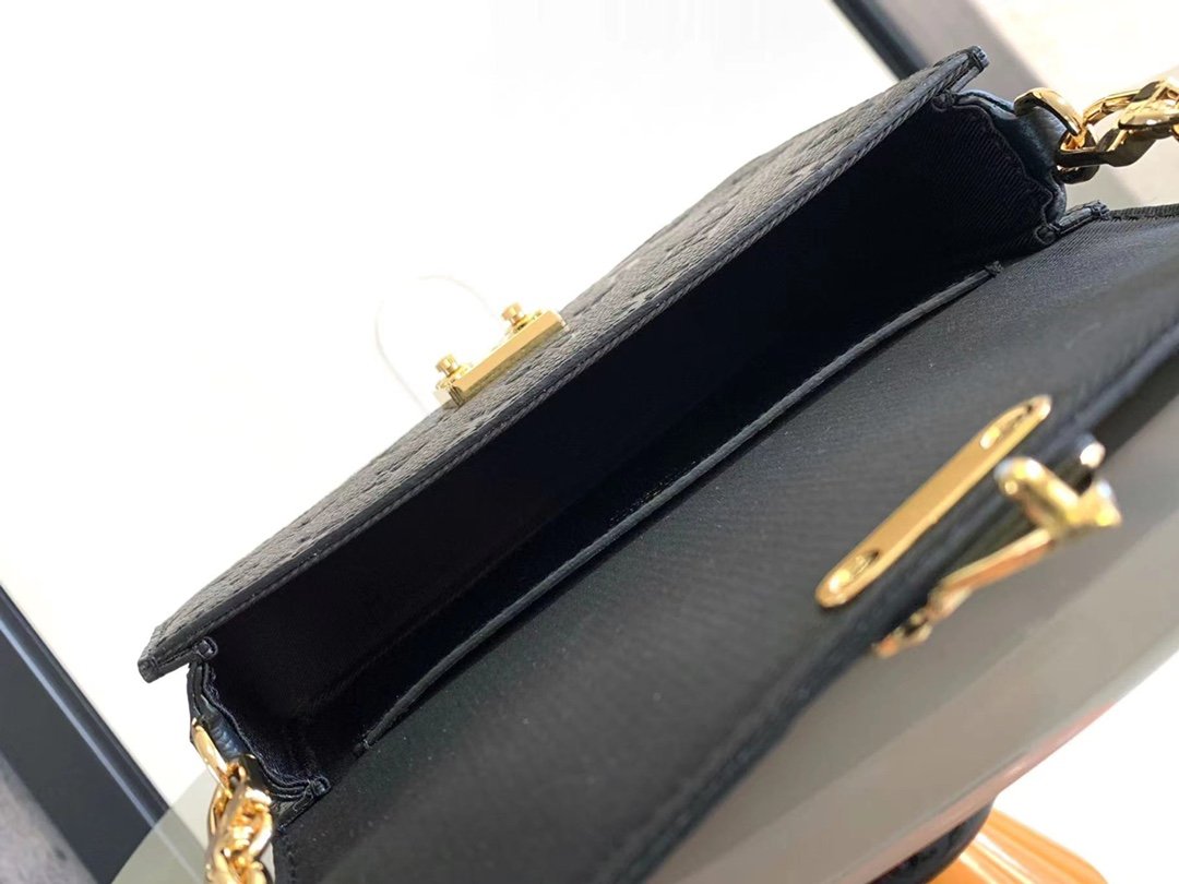 高仿Louis VuittonM82637M82836鏈條包系列 Wallet On Chain Metis
