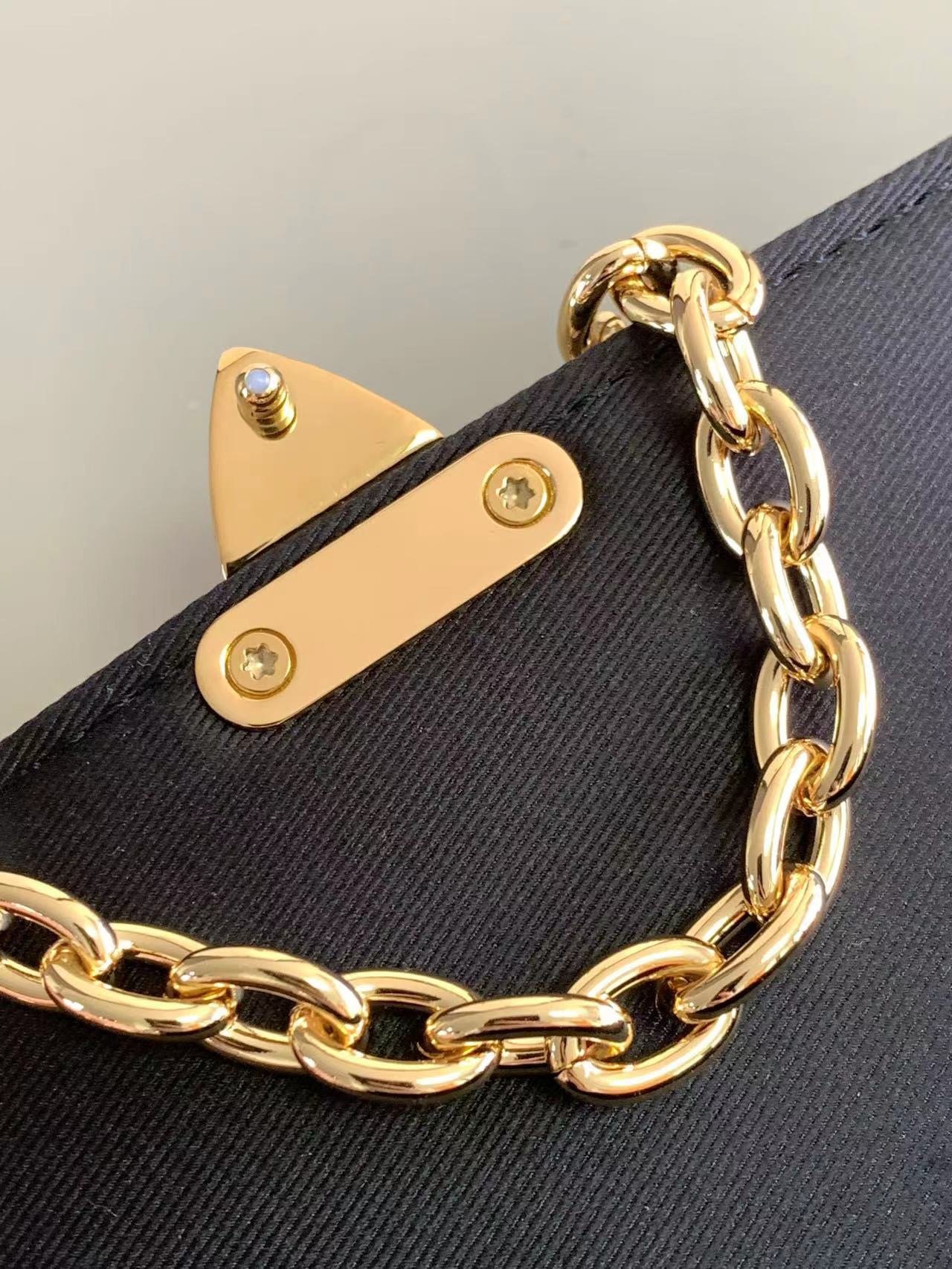 高仿Louis VuittonM82637M82836鏈條包系列 Wallet On Chain Metis