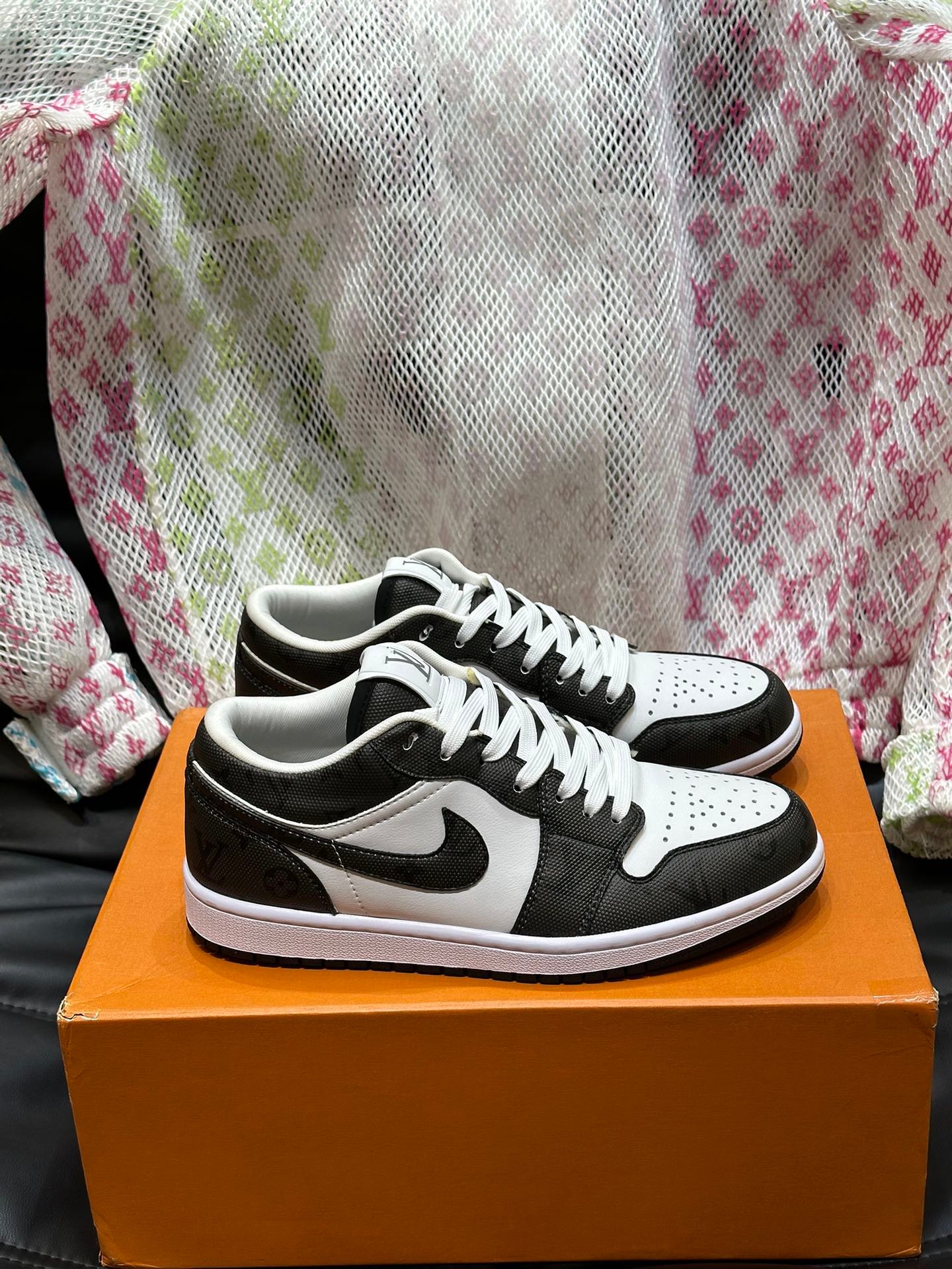 顶级高仿路易威登Nike联名设计男士低帮运动鞋 一比一复刻