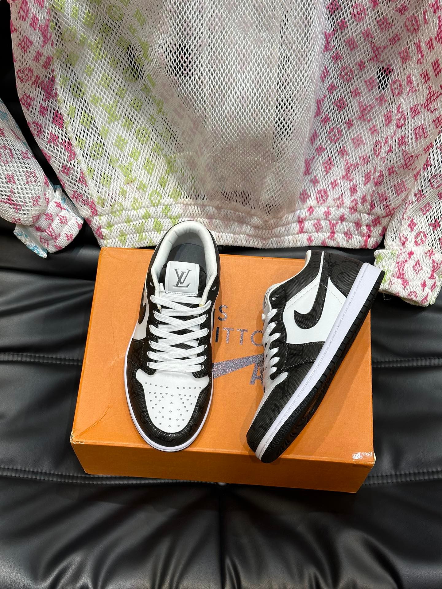 顶级高仿路易威登Nike联名设计男士低帮运动鞋 一比一复刻