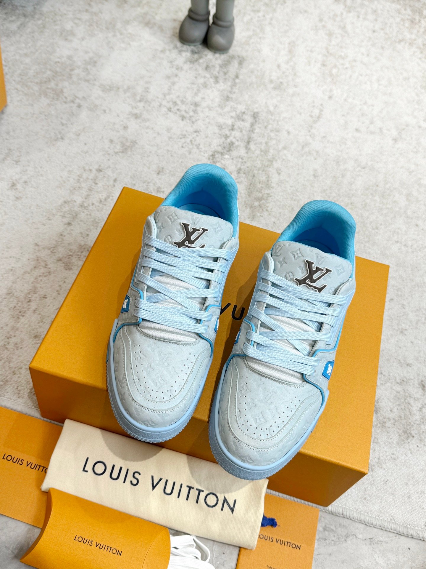 Louis Vuitton高仿男裝女裝運動休閒鞋老爹鞋復古跑鞋