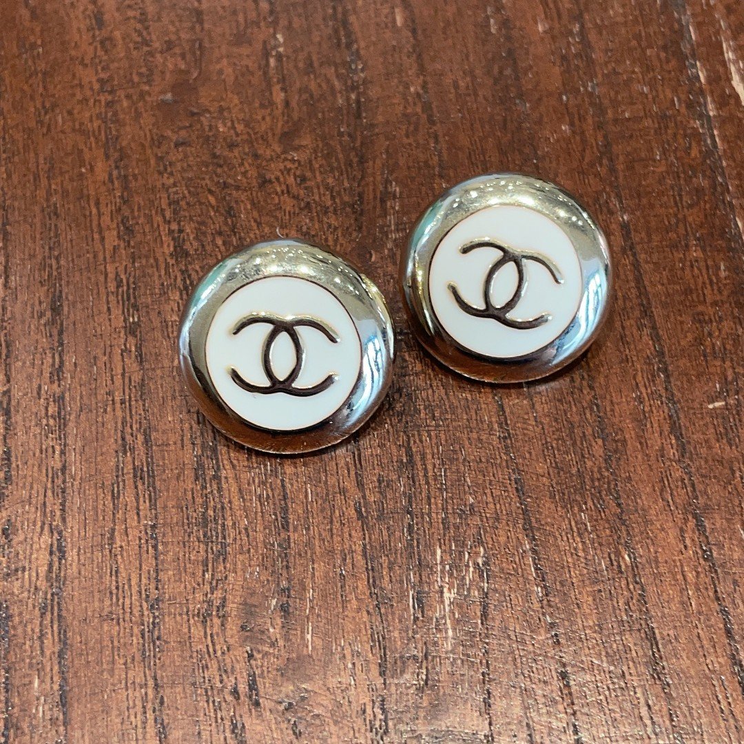 頂級1:1A貨香奈兒女款耳釘精緻大方耳環 奶白色