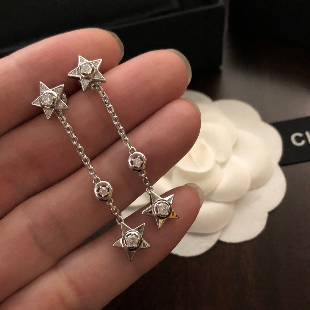 白金色頂級高仿CHANEL香奈兒耳釘女神必備