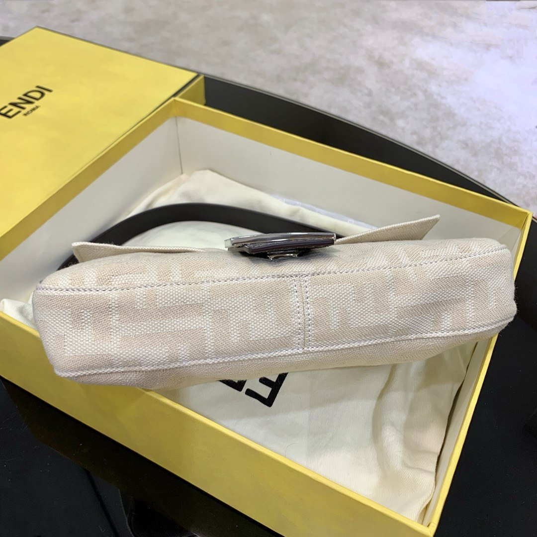 Fendi芬迪一比一奶油法棍包腋下包