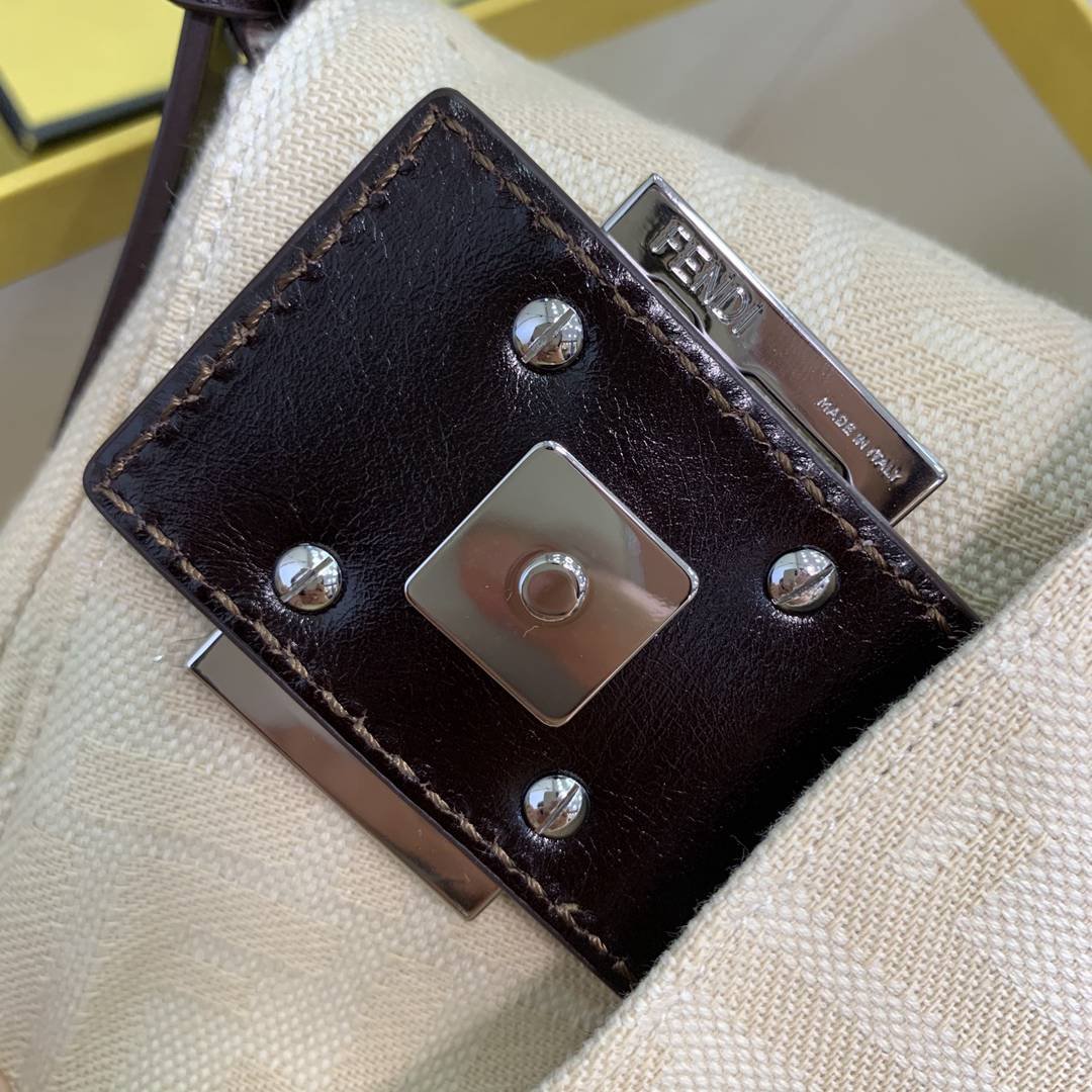 Fendivintage 奶油法棍包A貨腋下包