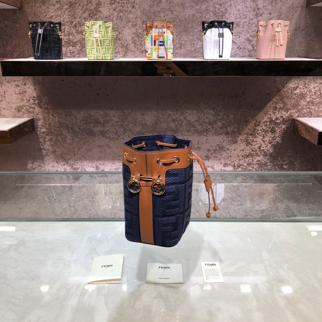編輯系列Fendi高仿肩背包水桶包2024新品
