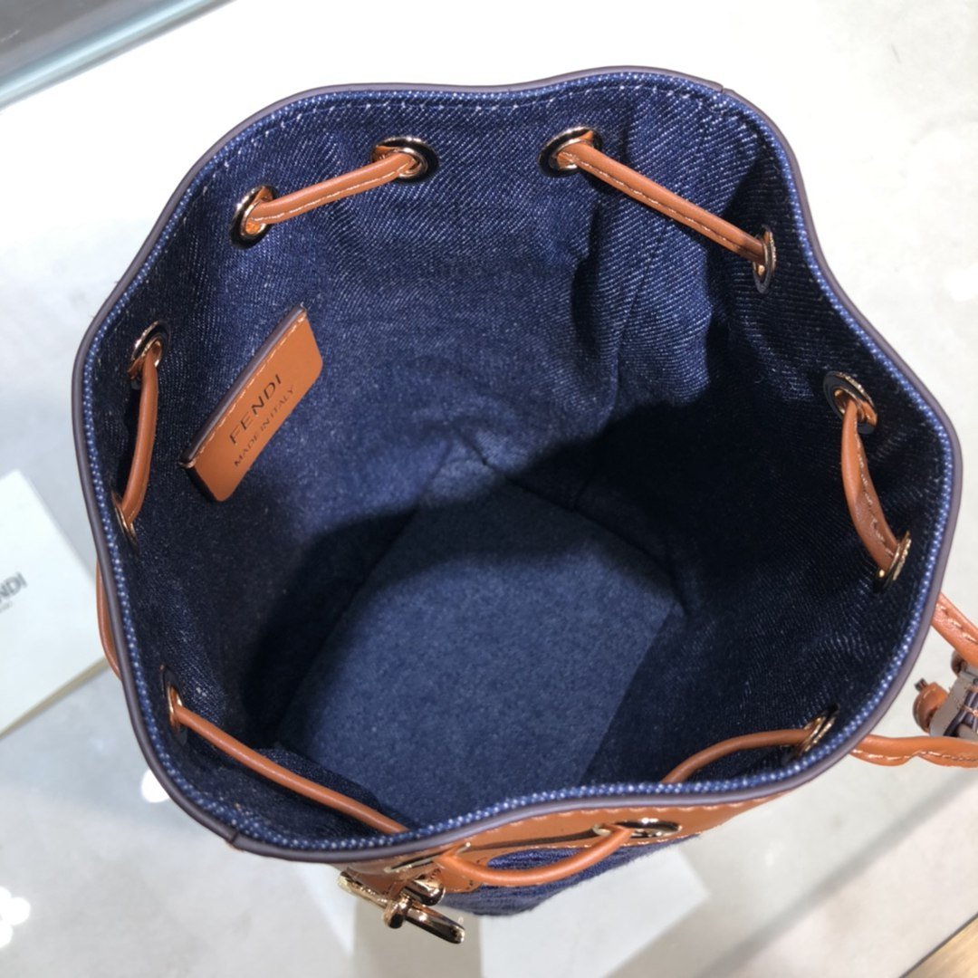 編輯系列Fendi高仿肩背包水桶包2024新品