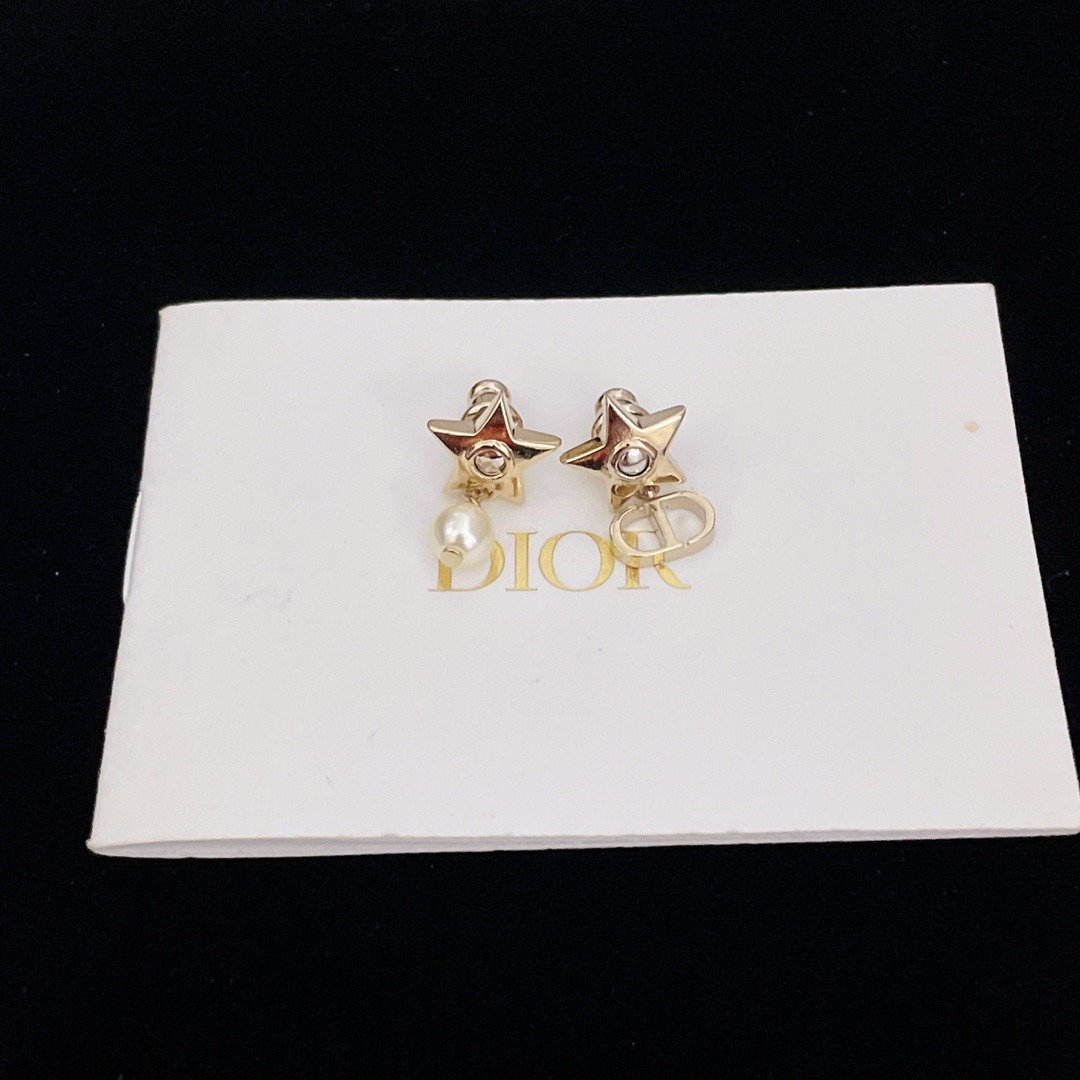 DIOR高仿星星耳釘時尚感滿滿專櫃同步